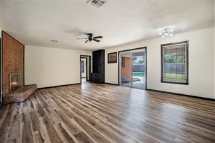 2439 11th St N, Texas City, TX 77590 - Photo 3