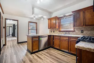 2439 11th St N, Texas City, TX 77590 - Photo 7