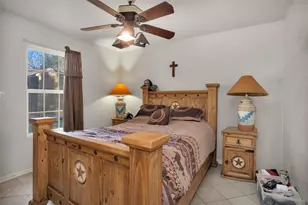 417 E Park St, Alvin, TX 77511 - Photo 7