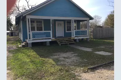 310 Foerster, El Campo, TX 77437 - Photo 1