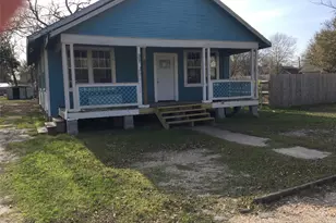310 Foerster, El Campo, TX 77437 - Photo 1