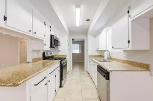 8914 Stonehearth Ln, Houston, TX 77040 - Photo 5