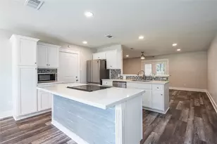 3426 E Meadow Ln, Dickinson, TX 77539 - Photo 9