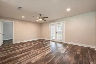 3426 E Meadow Ln, Dickinson, TX 77539 - Photo 15