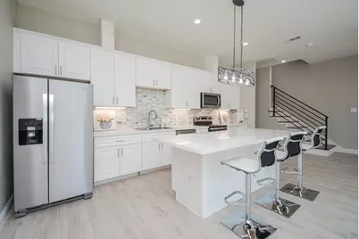 147 S 66 Street, Houston, TX 77011 - Photo 9