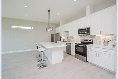 147 S 66 Street, Houston, TX 77011 - Photo 13