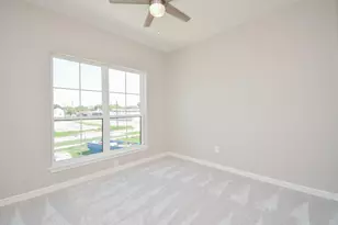 147 S 66th St, Houston, TX 77011 - Photo 25