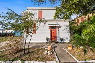 1211 33rd St, Galveston, TX 77550 - Photo 1