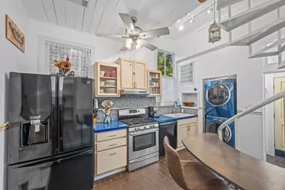 1211 33rd Street, Galveston, TX 77550 - Photo 9