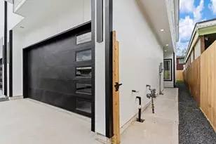 6818 Avenue F, Houston, TX 77011 - Photo 3
