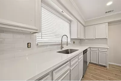 5451 Oakhaven Lane, Houston, TX 77091 - Photo 9