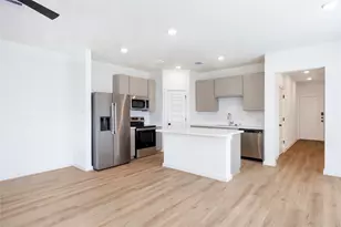 2031 Longmire Villas Ct, Conroe, TX 77304 - Photo 9