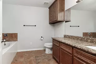 10912 Redbird, Conroe, TX 77385 - Photo 9