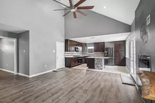 11026 Green Arbor Dr, Houston, TX 77089 - Photo 5