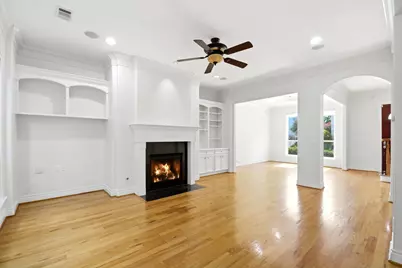 5638 Winsome Lane, Houston, TX 77057 - Photo 9