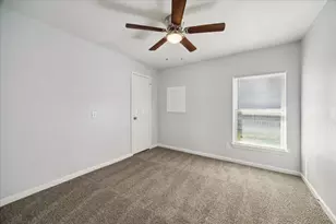 705 Westshire Dr, Houston, TX 77013 - Photo 9