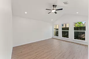 13838 Dentwood Dr, Houston, TX 77014 - Photo 19