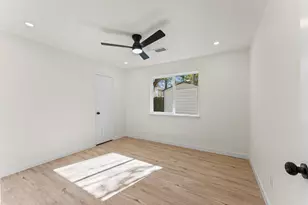 13838 Dentwood Dr, Houston, TX 77014 - Photo 29