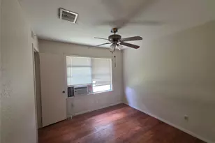 10118 Lafferty Oaks St, Houston, TX 77013 - Photo 13