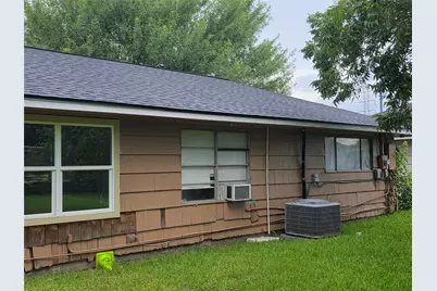 10118 Lafferty Oaks Street, Houston, TX 77013 - Photo 11