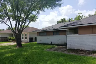 10118 Lafferty Oaks St, Houston, TX 77013 - Photo 9