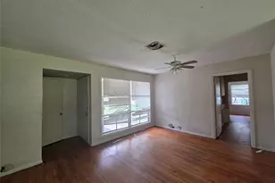 10118 Lafferty Oaks St, Houston, TX 77013 - Photo 3
