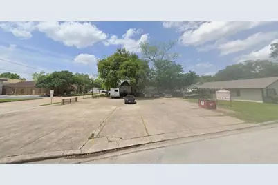 819 E Main Street, Humble, TX 77338 - Photo 3