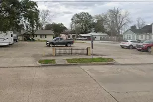 819 E Main St, Humble, TX 77338 - Photo 1
