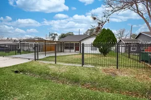 5419 Firefly Ave, Houston, TX 77017 - Photo 9