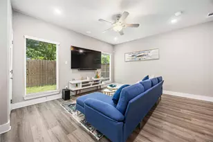 5023 Mallow St, Houston, TX 77033 - Photo 5