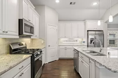 217 Brookwood Park Lane, Dickinson, TX 77539 - Photo 5