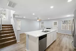 38 N Walden Elms S, The Woodlands, TX 77382 - Photo 5