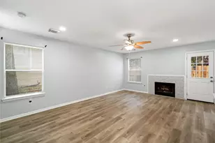 38 N Walden Elms S, The Woodlands, TX 77382 - Photo 9