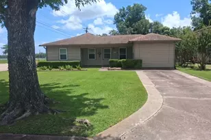 1116 Southampton St, Angleton, TX 77515 - Photo 1