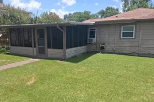 1116 Southampton St, Angleton, TX 77515 - Photo 5