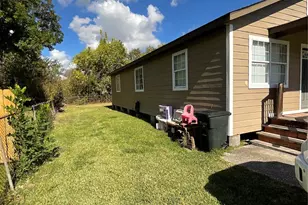 2515 Harris St, Baytown, TX 77521 - Photo 3