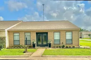 495 Yorktown Ln, Beaumont, TX 77707 - Photo 1