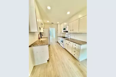 495 Yorktown Lane, Beaumont, TX 77707 - Photo 9