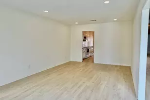 495 Yorktown Ln, Beaumont, TX 77707 - Photo 5