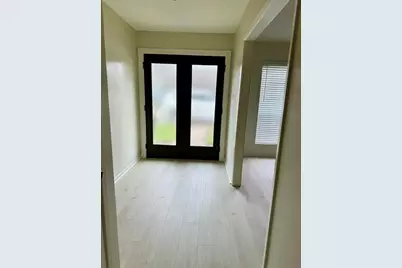 495 Yorktown Lane, Beaumont, TX 77707 - Photo 3