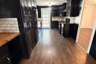 306 Jones St, Columbus, TX 78934 - Photo 5