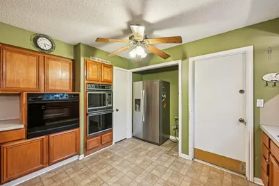 2918 Crest Park Drive, Houston, TX 77082 - Photo 15