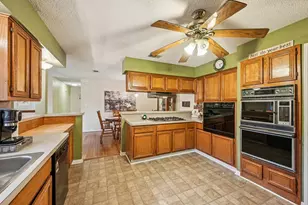 2918 Crest Park Dr, Houston, TX 77082 - Photo 13