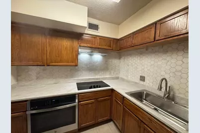 2700 Bellefontaine Street #B8, Houston, TX 77025 - Photo 11