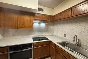 2700 Bellefontaine St, Houston, TX 77025 - Photo 11