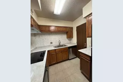 2700 Bellefontaine Street #B8, Houston, TX 77025 - Photo 9