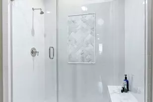 2113 Bancroft St, Houston, TX 77027 - Photo 9