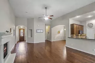 2054 Brookmont Dr, Conroe, TX 77301 - Photo 5