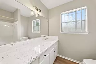 5806 Clarewood Dr, Houston, TX 77081 - Photo 27