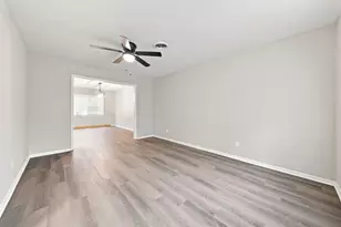 5806 Clarewood Dr, Houston, TX 77081 - Photo 7